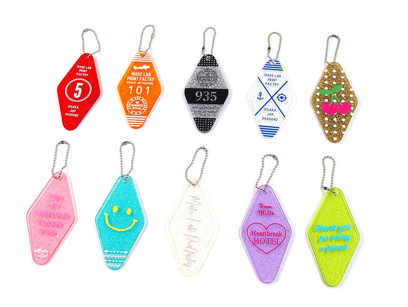 ラメモーテルキーホルダー.